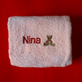 różowy ręcznik dla dziewczynki Nina haftyok.pl